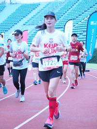 BIB: 8554, 225, 3958, 1725
                            <button type="button" onclick="openModal(5933277)" class="btn btn-primary btn-sm float-right btn-popup" data-toggle="modal" data-target=".modal-high-quality">
                        <i class="fas fa-shopping-cart"></i> Add to Cart
                    </button>
                                            <button type="button" onclick="isThisMe(5933277, true)" class="btn btn-success btn-sm float-right btn-popup btn-isme hidden" data-toggle="tooltip" data-placement="bottom" title="นี่คือรูปของคุณใช่ไหม คลิกที่นี่เพื่อเอาเข้าอัลบั้ม">
                        <i class="fas fa-plus"></i> Add to album
                    </button>
                    <button type="button" onclick="isThisMe(5933277, false)" class="btn btn-warning btn-sm float-right btn-popup btn-isnotme hidden">
                        <i class="fas fa-ban"></i> Remove from album
                    </button>