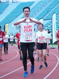 BIB: 2019, 3611, 3536, 502
                            <button type="button" onclick="openModal(5943624)" class="btn btn-primary btn-sm float-right btn-popup" data-toggle="modal" data-target=".modal-high-quality">
                        <i class="fas fa-shopping-cart"></i> Add to Cart
                    </button>
                                            <button type="button" onclick="isThisMe(5943624, true)" class="btn btn-success btn-sm float-right btn-popup btn-isme hidden" data-toggle="tooltip" data-placement="bottom" title="นี่คือรูปของคุณใช่ไหม คลิกที่นี่เพื่อเอาเข้าอัลบั้ม">
                        <i class="fas fa-plus"></i> Add to album
                    </button>
                    <button type="button" onclick="isThisMe(5943624, false)" class="btn btn-warning btn-sm float-right btn-popup btn-isnotme hidden">
                        <i class="fas fa-ban"></i> Remove from album
                    </button>