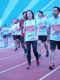 BIB: 8933, 944, 5777, 201, 8932
                            <button type="button" onclick="openModal(5918524)" class="btn btn-primary btn-sm float-right btn-popup" data-toggle="modal" data-target=".modal-high-quality">
                        <i class="fas fa-shopping-cart"></i> Add to Cart
                    </button>
                                            <button type="button" onclick="isThisMe(5918524, true)" class="btn btn-success btn-sm float-right btn-popup btn-isme hidden" data-toggle="tooltip" data-placement="bottom" title="นี่คือรูปของคุณใช่ไหม คลิกที่นี่เพื่อเอาเข้าอัลบั้ม">
                        <i class="fas fa-plus"></i> Add to album
                    </button>
                    <button type="button" onclick="isThisMe(5918524, false)" class="btn btn-warning btn-sm float-right btn-popup btn-isnotme hidden">
                        <i class="fas fa-ban"></i> Remove from album
                    </button>