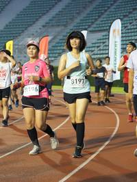 BIB: 3197
                            <button type="button" onclick="openModal(5912962)" class="btn btn-primary btn-sm float-right btn-popup" data-toggle="modal" data-target=".modal-high-quality">
                        <i class="fas fa-shopping-cart"></i> Add to Cart
                    </button>
                                            <button type="button" onclick="isThisMe(5912962, true)" class="btn btn-success btn-sm float-right btn-popup btn-isme hidden" data-toggle="tooltip" data-placement="bottom" title="นี่คือรูปของคุณใช่ไหม คลิกที่นี่เพื่อเอาเข้าอัลบั้ม">
                        <i class="fas fa-plus"></i> Add to album
                    </button>
                    <button type="button" onclick="isThisMe(5912962, false)" class="btn btn-warning btn-sm float-right btn-popup btn-isnotme hidden">
                        <i class="fas fa-ban"></i> Remove from album
                    </button>