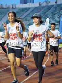 BIB: 6764, 6763, 6621
                            <button type="button" onclick="openModal(5916243)" class="btn btn-primary btn-sm float-right btn-popup" data-toggle="modal" data-target=".modal-high-quality">
                        <i class="fas fa-shopping-cart"></i> Add to Cart
                    </button>
                                            <button type="button" onclick="isThisMe(5916243, true)" class="btn btn-success btn-sm float-right btn-popup btn-isme hidden" data-toggle="tooltip" data-placement="bottom" title="นี่คือรูปของคุณใช่ไหม คลิกที่นี่เพื่อเอาเข้าอัลบั้ม">
                        <i class="fas fa-plus"></i> Add to album
                    </button>
                    <button type="button" onclick="isThisMe(5916243, false)" class="btn btn-warning btn-sm float-right btn-popup btn-isnotme hidden">
                        <i class="fas fa-ban"></i> Remove from album
                    </button>