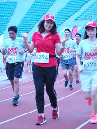 BIB: 1901, 7772, 6294, 6295
                            <button type="button" onclick="openModal(5920098)" class="btn btn-primary btn-sm float-right btn-popup" data-toggle="modal" data-target=".modal-high-quality">
                        <i class="fas fa-shopping-cart"></i> Add to Cart
                    </button>
                                            <button type="button" onclick="isThisMe(5920098, true)" class="btn btn-success btn-sm float-right btn-popup btn-isme hidden" data-toggle="tooltip" data-placement="bottom" title="นี่คือรูปของคุณใช่ไหม คลิกที่นี่เพื่อเอาเข้าอัลบั้ม">
                        <i class="fas fa-plus"></i> Add to album
                    </button>
                    <button type="button" onclick="isThisMe(5920098, false)" class="btn btn-warning btn-sm float-right btn-popup btn-isnotme hidden">
                        <i class="fas fa-ban"></i> Remove from album
                    </button>