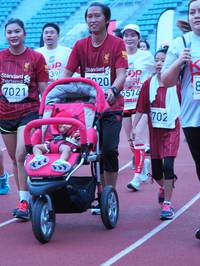 BIB: 7021, 5574, 702
                            <button type="button" onclick="openModal(5927357)" class="btn btn-primary btn-sm float-right btn-popup" data-toggle="modal" data-target=".modal-high-quality">
                        <i class="fas fa-shopping-cart"></i> Add to Cart
                    </button>
                                            <button type="button" onclick="isThisMe(5927357, true)" class="btn btn-success btn-sm float-right btn-popup btn-isme hidden" data-toggle="tooltip" data-placement="bottom" title="นี่คือรูปของคุณใช่ไหม คลิกที่นี่เพื่อเอาเข้าอัลบั้ม">
                        <i class="fas fa-plus"></i> Add to album
                    </button>
                    <button type="button" onclick="isThisMe(5927357, false)" class="btn btn-warning btn-sm float-right btn-popup btn-isnotme hidden">
                        <i class="fas fa-ban"></i> Remove from album
                    </button>