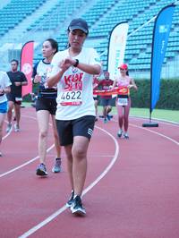 BIB: 4622, 054
                            <button type="button" onclick="openModal(5935603)" class="btn btn-primary btn-sm float-right btn-popup" data-toggle="modal" data-target=".modal-high-quality">
                        <i class="fas fa-shopping-cart"></i> Add to Cart
                    </button>
                                            <button type="button" onclick="isThisMe(5935603, true)" class="btn btn-success btn-sm float-right btn-popup btn-isme hidden" data-toggle="tooltip" data-placement="bottom" title="นี่คือรูปของคุณใช่ไหม คลิกที่นี่เพื่อเอาเข้าอัลบั้ม">
                        <i class="fas fa-plus"></i> Add to album
                    </button>
                    <button type="button" onclick="isThisMe(5935603, false)" class="btn btn-warning btn-sm float-right btn-popup btn-isnotme hidden">
                        <i class="fas fa-ban"></i> Remove from album
                    </button>