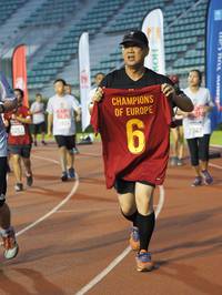 BIB: 251, 734
                            <button type="button" onclick="openModal(5914484)" class="btn btn-primary btn-sm float-right btn-popup" data-toggle="modal" data-target=".modal-high-quality">
                        <i class="fas fa-shopping-cart"></i> Add to Cart
                    </button>
                                            <button type="button" onclick="isThisMe(5914484, true)" class="btn btn-success btn-sm float-right btn-popup btn-isme hidden" data-toggle="tooltip" data-placement="bottom" title="นี่คือรูปของคุณใช่ไหม คลิกที่นี่เพื่อเอาเข้าอัลบั้ม">
                        <i class="fas fa-plus"></i> Add to album
                    </button>
                    <button type="button" onclick="isThisMe(5914484, false)" class="btn btn-warning btn-sm float-right btn-popup btn-isnotme hidden">
                        <i class="fas fa-ban"></i> Remove from album
                    </button>