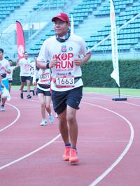 BIB: 9821, 1663
                            <button type="button" onclick="openModal(5936672)" class="btn btn-primary btn-sm float-right btn-popup" data-toggle="modal" data-target=".modal-high-quality">
                        <i class="fas fa-shopping-cart"></i> Add to Cart
                    </button>
                                            <button type="button" onclick="isThisMe(5936672, true)" class="btn btn-success btn-sm float-right btn-popup btn-isme hidden" data-toggle="tooltip" data-placement="bottom" title="นี่คือรูปของคุณใช่ไหม คลิกที่นี่เพื่อเอาเข้าอัลบั้ม">
                        <i class="fas fa-plus"></i> Add to album
                    </button>
                    <button type="button" onclick="isThisMe(5936672, false)" class="btn btn-warning btn-sm float-right btn-popup btn-isnotme hidden">
                        <i class="fas fa-ban"></i> Remove from album
                    </button>