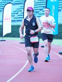 BIB: 5039
                            <button type="button" onclick="openModal(5930650)" class="btn btn-primary btn-sm float-right btn-popup" data-toggle="modal" data-target=".modal-high-quality">
                        <i class="fas fa-shopping-cart"></i> Add to Cart
                    </button>
                                            <button type="button" onclick="isThisMe(5930650, true)" class="btn btn-success btn-sm float-right btn-popup btn-isme hidden" data-toggle="tooltip" data-placement="bottom" title="นี่คือรูปของคุณใช่ไหม คลิกที่นี่เพื่อเอาเข้าอัลบั้ม">
                        <i class="fas fa-plus"></i> Add to album
                    </button>
                    <button type="button" onclick="isThisMe(5930650, false)" class="btn btn-warning btn-sm float-right btn-popup btn-isnotme hidden">
                        <i class="fas fa-ban"></i> Remove from album
                    </button>