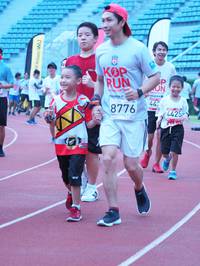 BIB: 8776, 4425
                            <button type="button" onclick="openModal(5931203)" class="btn btn-primary btn-sm float-right btn-popup" data-toggle="modal" data-target=".modal-high-quality">
                        <i class="fas fa-shopping-cart"></i> Add to Cart
                    </button>
                                            <button type="button" onclick="isThisMe(5931203, true)" class="btn btn-success btn-sm float-right btn-popup btn-isme hidden" data-toggle="tooltip" data-placement="bottom" title="นี่คือรูปของคุณใช่ไหม คลิกที่นี่เพื่อเอาเข้าอัลบั้ม">
                        <i class="fas fa-plus"></i> Add to album
                    </button>
                    <button type="button" onclick="isThisMe(5931203, false)" class="btn btn-warning btn-sm float-right btn-popup btn-isnotme hidden">
                        <i class="fas fa-ban"></i> Remove from album
                    </button>