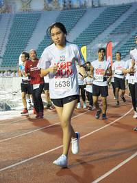 BIB: 7385, 6638, 302
                            <button type="button" onclick="openModal(5914877)" class="btn btn-primary btn-sm float-right btn-popup" data-toggle="modal" data-target=".modal-high-quality">
                        <i class="fas fa-shopping-cart"></i> Add to Cart
                    </button>
                                            <button type="button" onclick="isThisMe(5914877, true)" class="btn btn-success btn-sm float-right btn-popup btn-isme hidden" data-toggle="tooltip" data-placement="bottom" title="นี่คือรูปของคุณใช่ไหม คลิกที่นี่เพื่อเอาเข้าอัลบั้ม">
                        <i class="fas fa-plus"></i> Add to album
                    </button>
                    <button type="button" onclick="isThisMe(5914877, false)" class="btn btn-warning btn-sm float-right btn-popup btn-isnotme hidden">
                        <i class="fas fa-ban"></i> Remove from album
                    </button>