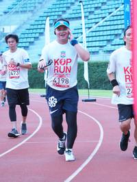 BIB: 2473, 201, 4198
                            <button type="button" onclick="openModal(5936737)" class="btn btn-primary btn-sm float-right btn-popup" data-toggle="modal" data-target=".modal-high-quality">
                        <i class="fas fa-shopping-cart"></i> Add to Cart
                    </button>
                                            <button type="button" onclick="isThisMe(5936737, true)" class="btn btn-success btn-sm float-right btn-popup btn-isme hidden" data-toggle="tooltip" data-placement="bottom" title="นี่คือรูปของคุณใช่ไหม คลิกที่นี่เพื่อเอาเข้าอัลบั้ม">
                        <i class="fas fa-plus"></i> Add to album
                    </button>
                    <button type="button" onclick="isThisMe(5936737, false)" class="btn btn-warning btn-sm float-right btn-popup btn-isnotme hidden">
                        <i class="fas fa-ban"></i> Remove from album
                    </button>