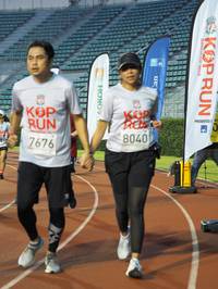 BIB: 7676, 8040, 2019
                            <button type="button" onclick="openModal(5913247)" class="btn btn-primary btn-sm float-right btn-popup" data-toggle="modal" data-target=".modal-high-quality">
                        <i class="fas fa-shopping-cart"></i> Add to Cart
                    </button>
                                            <button type="button" onclick="isThisMe(5913247, true)" class="btn btn-success btn-sm float-right btn-popup btn-isme hidden" data-toggle="tooltip" data-placement="bottom" title="นี่คือรูปของคุณใช่ไหม คลิกที่นี่เพื่อเอาเข้าอัลบั้ม">
                        <i class="fas fa-plus"></i> Add to album
                    </button>
                    <button type="button" onclick="isThisMe(5913247, false)" class="btn btn-warning btn-sm float-right btn-popup btn-isnotme hidden">
                        <i class="fas fa-ban"></i> Remove from album
                    </button>