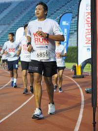 BIB: 201, 7309, 6855, 310
                            <button type="button" onclick="openModal(5917668)" class="btn btn-primary btn-sm float-right btn-popup" data-toggle="modal" data-target=".modal-high-quality">
                        <i class="fas fa-shopping-cart"></i> Add to Cart
                    </button>
                                            <button type="button" onclick="isThisMe(5917668, true)" class="btn btn-success btn-sm float-right btn-popup btn-isme hidden" data-toggle="tooltip" data-placement="bottom" title="นี่คือรูปของคุณใช่ไหม คลิกที่นี่เพื่อเอาเข้าอัลบั้ม">
                        <i class="fas fa-plus"></i> Add to album
                    </button>
                    <button type="button" onclick="isThisMe(5917668, false)" class="btn btn-warning btn-sm float-right btn-popup btn-isnotme hidden">
                        <i class="fas fa-ban"></i> Remove from album
                    </button>