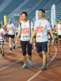 BIB: 201, 6388, 6581
                            <button type="button" onclick="openModal(5914619)" class="btn btn-primary btn-sm float-right btn-popup" data-toggle="modal" data-target=".modal-high-quality">
                        <i class="fas fa-shopping-cart"></i> Add to Cart
                    </button>
                                            <button type="button" onclick="isThisMe(5914619, true)" class="btn btn-success btn-sm float-right btn-popup btn-isme hidden" data-toggle="tooltip" data-placement="bottom" title="นี่คือรูปของคุณใช่ไหม คลิกที่นี่เพื่อเอาเข้าอัลบั้ม">
                        <i class="fas fa-plus"></i> Add to album
                    </button>
                    <button type="button" onclick="isThisMe(5914619, false)" class="btn btn-warning btn-sm float-right btn-popup btn-isnotme hidden">
                        <i class="fas fa-ban"></i> Remove from album
                    </button>