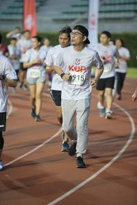 BIB: 6915
                            <button type="button" onclick="openModal(6014500)" class="btn btn-primary btn-sm float-right btn-popup" data-toggle="modal" data-target=".modal-high-quality">
                        <i class="fas fa-shopping-cart"></i> Add to Cart
                    </button>
                                            <button type="button" onclick="isThisMe(6014500, true)" class="btn btn-success btn-sm float-right btn-popup btn-isme hidden" data-toggle="tooltip" data-placement="bottom" title="นี่คือรูปของคุณใช่ไหม คลิกที่นี่เพื่อเอาเข้าอัลบั้ม">
                        <i class="fas fa-plus"></i> Add to album
                    </button>
                    <button type="button" onclick="isThisMe(6014500, false)" class="btn btn-warning btn-sm float-right btn-popup btn-isnotme hidden">
                        <i class="fas fa-ban"></i> Remove from album
                    </button>