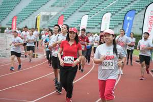 BIB: 6293, 6294
                            <button type="button" onclick="openModal(6032828)" class="btn btn-primary btn-sm float-right btn-popup" data-toggle="modal" data-target=".modal-high-quality">
                        <i class="fas fa-shopping-cart"></i> Add to Cart
                    </button>
                                            <button type="button" onclick="isThisMe(6032828, true)" class="btn btn-success btn-sm float-right btn-popup btn-isme hidden" data-toggle="tooltip" data-placement="bottom" title="นี่คือรูปของคุณใช่ไหม คลิกที่นี่เพื่อเอาเข้าอัลบั้ม">
                        <i class="fas fa-plus"></i> Add to album
                    </button>
                    <button type="button" onclick="isThisMe(6032828, false)" class="btn btn-warning btn-sm float-right btn-popup btn-isnotme hidden">
                        <i class="fas fa-ban"></i> Remove from album
                    </button>