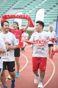 BIB: 3019
                            <button type="button" onclick="openModal(6050133)" class="btn btn-primary btn-sm float-right btn-popup" data-toggle="modal" data-target=".modal-high-quality">
                        <i class="fas fa-shopping-cart"></i> Add to Cart
                    </button>
                                            <button type="button" onclick="isThisMe(6050133, true)" class="btn btn-success btn-sm float-right btn-popup btn-isme hidden" data-toggle="tooltip" data-placement="bottom" title="นี่คือรูปของคุณใช่ไหม คลิกที่นี่เพื่อเอาเข้าอัลบั้ม">
                        <i class="fas fa-plus"></i> Add to album
                    </button>
                    <button type="button" onclick="isThisMe(6050133, false)" class="btn btn-warning btn-sm float-right btn-popup btn-isnotme hidden">
                        <i class="fas fa-ban"></i> Remove from album
                    </button>