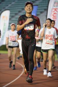 BIB: 741, 5529
                            <button type="button" onclick="openModal(6025176)" class="btn btn-primary btn-sm float-right btn-popup" data-toggle="modal" data-target=".modal-high-quality">
                        <i class="fas fa-shopping-cart"></i> Add to Cart
                    </button>
                                            <button type="button" onclick="isThisMe(6025176, true)" class="btn btn-success btn-sm float-right btn-popup btn-isme hidden" data-toggle="tooltip" data-placement="bottom" title="นี่คือรูปของคุณใช่ไหม คลิกที่นี่เพื่อเอาเข้าอัลบั้ม">
                        <i class="fas fa-plus"></i> Add to album
                    </button>
                    <button type="button" onclick="isThisMe(6025176, false)" class="btn btn-warning btn-sm float-right btn-popup btn-isnotme hidden">
                        <i class="fas fa-ban"></i> Remove from album
                    </button>