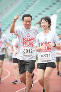 BIB: 219, 6812, 209, 6811
                            <button type="button" onclick="openModal(6052686)" class="btn btn-primary btn-sm float-right btn-popup" data-toggle="modal" data-target=".modal-high-quality">
                        <i class="fas fa-shopping-cart"></i> Add to Cart
                    </button>
                                            <button type="button" onclick="isThisMe(6052686, true)" class="btn btn-success btn-sm float-right btn-popup btn-isme hidden" data-toggle="tooltip" data-placement="bottom" title="นี่คือรูปของคุณใช่ไหม คลิกที่นี่เพื่อเอาเข้าอัลบั้ม">
                        <i class="fas fa-plus"></i> Add to album
                    </button>
                    <button type="button" onclick="isThisMe(6052686, false)" class="btn btn-warning btn-sm float-right btn-popup btn-isnotme hidden">
                        <i class="fas fa-ban"></i> Remove from album
                    </button>