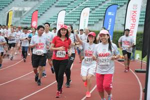 BIB: 7901, 6295, 6294, 6293
                            <button type="button" onclick="openModal(6032751)" class="btn btn-primary btn-sm float-right btn-popup" data-toggle="modal" data-target=".modal-high-quality">
                        <i class="fas fa-shopping-cart"></i> Add to Cart
                    </button>
                                            <button type="button" onclick="isThisMe(6032751, true)" class="btn btn-success btn-sm float-right btn-popup btn-isme hidden" data-toggle="tooltip" data-placement="bottom" title="นี่คือรูปของคุณใช่ไหม คลิกที่นี่เพื่อเอาเข้าอัลบั้ม">
                        <i class="fas fa-plus"></i> Add to album
                    </button>
                    <button type="button" onclick="isThisMe(6032751, false)" class="btn btn-warning btn-sm float-right btn-popup btn-isnotme hidden">
                        <i class="fas fa-ban"></i> Remove from album
                    </button>