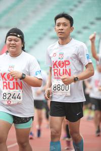 BIB: 8244, 8800
                            <button type="button" onclick="openModal(6052271)" class="btn btn-primary btn-sm float-right btn-popup" data-toggle="modal" data-target=".modal-high-quality">
                        <i class="fas fa-shopping-cart"></i> Add to Cart
                    </button>
                                            <button type="button" onclick="isThisMe(6052271, true)" class="btn btn-success btn-sm float-right btn-popup btn-isme hidden" data-toggle="tooltip" data-placement="bottom" title="นี่คือรูปของคุณใช่ไหม คลิกที่นี่เพื่อเอาเข้าอัลบั้ม">
                        <i class="fas fa-plus"></i> Add to album
                    </button>
                    <button type="button" onclick="isThisMe(6052271, false)" class="btn btn-warning btn-sm float-right btn-popup btn-isnotme hidden">
                        <i class="fas fa-ban"></i> Remove from album
                    </button>