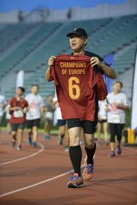 BIB: 
                            <button type="button" onclick="openModal(6016026)" class="btn btn-primary btn-sm float-right btn-popup" data-toggle="modal" data-target=".modal-high-quality">
                        <i class="fas fa-shopping-cart"></i> Add to Cart
                    </button>
                                            <button type="button" onclick="isThisMe(6016026, true)" class="btn btn-success btn-sm float-right btn-popup btn-isme hidden" data-toggle="tooltip" data-placement="bottom" title="นี่คือรูปของคุณใช่ไหม คลิกที่นี่เพื่อเอาเข้าอัลบั้ม">
                        <i class="fas fa-plus"></i> Add to album
                    </button>
                    <button type="button" onclick="isThisMe(6016026, false)" class="btn btn-warning btn-sm float-right btn-popup btn-isnotme hidden">
                        <i class="fas fa-ban"></i> Remove from album
                    </button>