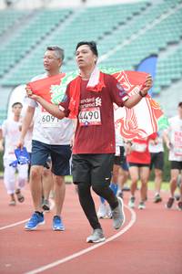 BIB: 609, 4490
                            <button type="button" onclick="openModal(6053930)" class="btn btn-primary btn-sm float-right btn-popup" data-toggle="modal" data-target=".modal-high-quality">
                        <i class="fas fa-shopping-cart"></i> Add to Cart
                    </button>
                                            <button type="button" onclick="isThisMe(6053930, true)" class="btn btn-success btn-sm float-right btn-popup btn-isme hidden" data-toggle="tooltip" data-placement="bottom" title="นี่คือรูปของคุณใช่ไหม คลิกที่นี่เพื่อเอาเข้าอัลบั้ม">
                        <i class="fas fa-plus"></i> Add to album
                    </button>
                    <button type="button" onclick="isThisMe(6053930, false)" class="btn btn-warning btn-sm float-right btn-popup btn-isnotme hidden">
                        <i class="fas fa-ban"></i> Remove from album
                    </button>