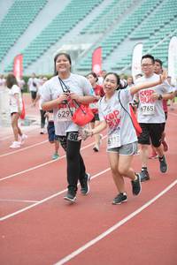 BIB: 6765, 6291
                            <button type="button" onclick="openModal(6044589)" class="btn btn-primary btn-sm float-right btn-popup" data-toggle="modal" data-target=".modal-high-quality">
                        <i class="fas fa-shopping-cart"></i> Add to Cart
                    </button>
                                            <button type="button" onclick="isThisMe(6044589, true)" class="btn btn-success btn-sm float-right btn-popup btn-isme hidden" data-toggle="tooltip" data-placement="bottom" title="นี่คือรูปของคุณใช่ไหม คลิกที่นี่เพื่อเอาเข้าอัลบั้ม">
                        <i class="fas fa-plus"></i> Add to album
                    </button>
                    <button type="button" onclick="isThisMe(6044589, false)" class="btn btn-warning btn-sm float-right btn-popup btn-isnotme hidden">
                        <i class="fas fa-ban"></i> Remove from album
                    </button>