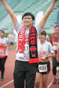 BIB: 222, 2018
                            <button type="button" onclick="openModal(6043573)" class="btn btn-primary btn-sm float-right btn-popup" data-toggle="modal" data-target=".modal-high-quality">
                        <i class="fas fa-shopping-cart"></i> Add to Cart
                    </button>
                                            <button type="button" onclick="isThisMe(6043573, true)" class="btn btn-success btn-sm float-right btn-popup btn-isme hidden" data-toggle="tooltip" data-placement="bottom" title="นี่คือรูปของคุณใช่ไหม คลิกที่นี่เพื่อเอาเข้าอัลบั้ม">
                        <i class="fas fa-plus"></i> Add to album
                    </button>
                    <button type="button" onclick="isThisMe(6043573, false)" class="btn btn-warning btn-sm float-right btn-popup btn-isnotme hidden">
                        <i class="fas fa-ban"></i> Remove from album
                    </button>