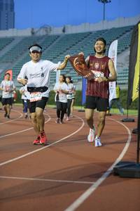 BIB: 8278, 4082
                            <button type="button" onclick="openModal(6014890)" class="btn btn-primary btn-sm float-right btn-popup" data-toggle="modal" data-target=".modal-high-quality">
                        <i class="fas fa-shopping-cart"></i> Add to Cart
                    </button>
                                            <button type="button" onclick="isThisMe(6014890, true)" class="btn btn-success btn-sm float-right btn-popup btn-isme hidden" data-toggle="tooltip" data-placement="bottom" title="นี่คือรูปของคุณใช่ไหม คลิกที่นี่เพื่อเอาเข้าอัลบั้ม">
                        <i class="fas fa-plus"></i> Add to album
                    </button>
                    <button type="button" onclick="isThisMe(6014890, false)" class="btn btn-warning btn-sm float-right btn-popup btn-isnotme hidden">
                        <i class="fas fa-ban"></i> Remove from album
                    </button>