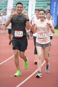 BIB: 1522, 4752
                            <button type="button" onclick="openModal(6042872)" class="btn btn-primary btn-sm float-right btn-popup" data-toggle="modal" data-target=".modal-high-quality">
                        <i class="fas fa-shopping-cart"></i> Add to Cart
                    </button>
                                            <button type="button" onclick="isThisMe(6042872, true)" class="btn btn-success btn-sm float-right btn-popup btn-isme hidden" data-toggle="tooltip" data-placement="bottom" title="นี่คือรูปของคุณใช่ไหม คลิกที่นี่เพื่อเอาเข้าอัลบั้ม">
                        <i class="fas fa-plus"></i> Add to album
                    </button>
                    <button type="button" onclick="isThisMe(6042872, false)" class="btn btn-warning btn-sm float-right btn-popup btn-isnotme hidden">
                        <i class="fas fa-ban"></i> Remove from album
                    </button>