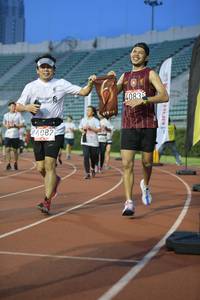 BIB: 4083, 4082
                            <button type="button" onclick="openModal(6014962)" class="btn btn-primary btn-sm float-right btn-popup" data-toggle="modal" data-target=".modal-high-quality">
                        <i class="fas fa-shopping-cart"></i> Add to Cart
                    </button>
                                            <button type="button" onclick="isThisMe(6014962, true)" class="btn btn-success btn-sm float-right btn-popup btn-isme hidden" data-toggle="tooltip" data-placement="bottom" title="นี่คือรูปของคุณใช่ไหม คลิกที่นี่เพื่อเอาเข้าอัลบั้ม">
                        <i class="fas fa-plus"></i> Add to album
                    </button>
                    <button type="button" onclick="isThisMe(6014962, false)" class="btn btn-warning btn-sm float-right btn-popup btn-isnotme hidden">
                        <i class="fas fa-ban"></i> Remove from album
                    </button>