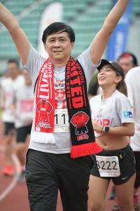 BIB: 3222, 2018
                            <button type="button" onclick="openModal(6043565)" class="btn btn-primary btn-sm float-right btn-popup" data-toggle="modal" data-target=".modal-high-quality">
                        <i class="fas fa-shopping-cart"></i> Add to Cart
                    </button>
                                            <button type="button" onclick="isThisMe(6043565, true)" class="btn btn-success btn-sm float-right btn-popup btn-isme hidden" data-toggle="tooltip" data-placement="bottom" title="นี่คือรูปของคุณใช่ไหม คลิกที่นี่เพื่อเอาเข้าอัลบั้ม">
                        <i class="fas fa-plus"></i> Add to album
                    </button>
                    <button type="button" onclick="isThisMe(6043565, false)" class="btn btn-warning btn-sm float-right btn-popup btn-isnotme hidden">
                        <i class="fas fa-ban"></i> Remove from album
                    </button>