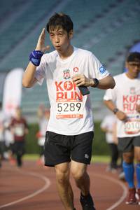 BIB: 5289, 010
                            <button type="button" onclick="openModal(6021765)" class="btn btn-primary btn-sm float-right btn-popup" data-toggle="modal" data-target=".modal-high-quality">
                        <i class="fas fa-shopping-cart"></i> Add to Cart
                    </button>
                                            <button type="button" onclick="isThisMe(6021765, true)" class="btn btn-success btn-sm float-right btn-popup btn-isme hidden" data-toggle="tooltip" data-placement="bottom" title="นี่คือรูปของคุณใช่ไหม คลิกที่นี่เพื่อเอาเข้าอัลบั้ม">
                        <i class="fas fa-plus"></i> Add to album
                    </button>
                    <button type="button" onclick="isThisMe(6021765, false)" class="btn btn-warning btn-sm float-right btn-popup btn-isnotme hidden">
                        <i class="fas fa-ban"></i> Remove from album
                    </button>