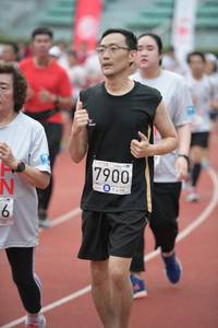 BIB: 7900
                            <button type="button" onclick="openModal(6037353)" class="btn btn-primary btn-sm float-right btn-popup" data-toggle="modal" data-target=".modal-high-quality">
                        <i class="fas fa-shopping-cart"></i> Add to Cart
                    </button>
                                            <button type="button" onclick="isThisMe(6037353, true)" class="btn btn-success btn-sm float-right btn-popup btn-isme hidden" data-toggle="tooltip" data-placement="bottom" title="นี่คือรูปของคุณใช่ไหม คลิกที่นี่เพื่อเอาเข้าอัลบั้ม">
                        <i class="fas fa-plus"></i> Add to album
                    </button>
                    <button type="button" onclick="isThisMe(6037353, false)" class="btn btn-warning btn-sm float-right btn-popup btn-isnotme hidden">
                        <i class="fas fa-ban"></i> Remove from album
                    </button>