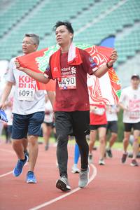 BIB: 6091, 490
                            <button type="button" onclick="openModal(6053937)" class="btn btn-primary btn-sm float-right btn-popup" data-toggle="modal" data-target=".modal-high-quality">
                        <i class="fas fa-shopping-cart"></i> Add to Cart
                    </button>
                                            <button type="button" onclick="isThisMe(6053937, true)" class="btn btn-success btn-sm float-right btn-popup btn-isme hidden" data-toggle="tooltip" data-placement="bottom" title="นี่คือรูปของคุณใช่ไหม คลิกที่นี่เพื่อเอาเข้าอัลบั้ม">
                        <i class="fas fa-plus"></i> Add to album
                    </button>
                    <button type="button" onclick="isThisMe(6053937, false)" class="btn btn-warning btn-sm float-right btn-popup btn-isnotme hidden">
                        <i class="fas fa-ban"></i> Remove from album
                    </button>