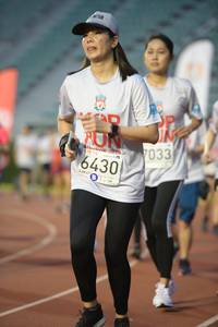 BIB: 033, 6430
                            <button type="button" onclick="openModal(6024569)" class="btn btn-primary btn-sm float-right btn-popup" data-toggle="modal" data-target=".modal-high-quality">
                        <i class="fas fa-shopping-cart"></i> Add to Cart
                    </button>
                                            <button type="button" onclick="isThisMe(6024569, true)" class="btn btn-success btn-sm float-right btn-popup btn-isme hidden" data-toggle="tooltip" data-placement="bottom" title="นี่คือรูปของคุณใช่ไหม คลิกที่นี่เพื่อเอาเข้าอัลบั้ม">
                        <i class="fas fa-plus"></i> Add to album
                    </button>
                    <button type="button" onclick="isThisMe(6024569, false)" class="btn btn-warning btn-sm float-right btn-popup btn-isnotme hidden">
                        <i class="fas fa-ban"></i> Remove from album
                    </button>