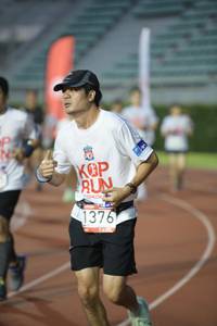 BIB: 1376
                            <button type="button" onclick="openModal(6003744)" class="btn btn-primary btn-sm float-right btn-popup" data-toggle="modal" data-target=".modal-high-quality">
                        <i class="fas fa-shopping-cart"></i> Add to Cart
                    </button>
                                            <button type="button" onclick="isThisMe(6003744, true)" class="btn btn-success btn-sm float-right btn-popup btn-isme hidden" data-toggle="tooltip" data-placement="bottom" title="นี่คือรูปของคุณใช่ไหม คลิกที่นี่เพื่อเอาเข้าอัลบั้ม">
                        <i class="fas fa-plus"></i> Add to album
                    </button>
                    <button type="button" onclick="isThisMe(6003744, false)" class="btn btn-warning btn-sm float-right btn-popup btn-isnotme hidden">
                        <i class="fas fa-ban"></i> Remove from album
                    </button>