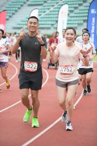 BIB: 1522, 4752
                            <button type="button" onclick="openModal(6042922)" class="btn btn-primary btn-sm float-right btn-popup" data-toggle="modal" data-target=".modal-high-quality">
                        <i class="fas fa-shopping-cart"></i> Add to Cart
                    </button>
                                            <button type="button" onclick="isThisMe(6042922, true)" class="btn btn-success btn-sm float-right btn-popup btn-isme hidden" data-toggle="tooltip" data-placement="bottom" title="นี่คือรูปของคุณใช่ไหม คลิกที่นี่เพื่อเอาเข้าอัลบั้ม">
                        <i class="fas fa-plus"></i> Add to album
                    </button>
                    <button type="button" onclick="isThisMe(6042922, false)" class="btn btn-warning btn-sm float-right btn-popup btn-isnotme hidden">
                        <i class="fas fa-ban"></i> Remove from album
                    </button>