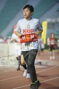 BIB: 1242
                            <button type="button" onclick="openModal(6023236)" class="btn btn-primary btn-sm float-right btn-popup" data-toggle="modal" data-target=".modal-high-quality">
                        <i class="fas fa-shopping-cart"></i> Add to Cart
                    </button>
                                            <button type="button" onclick="isThisMe(6023236, true)" class="btn btn-success btn-sm float-right btn-popup btn-isme hidden" data-toggle="tooltip" data-placement="bottom" title="นี่คือรูปของคุณใช่ไหม คลิกที่นี่เพื่อเอาเข้าอัลบั้ม">
                        <i class="fas fa-plus"></i> Add to album
                    </button>
                    <button type="button" onclick="isThisMe(6023236, false)" class="btn btn-warning btn-sm float-right btn-popup btn-isnotme hidden">
                        <i class="fas fa-ban"></i> Remove from album
                    </button>