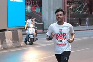 BIB: 3088
                            <button type="button" onclick="openModal(5920365)" class="btn btn-primary btn-sm float-right btn-popup" data-toggle="modal" data-target=".modal-high-quality">
                        <i class="fas fa-shopping-cart"></i> Add to Cart
                    </button>
                                            <button type="button" onclick="isThisMe(5920365, true)" class="btn btn-success btn-sm float-right btn-popup btn-isme hidden" data-toggle="tooltip" data-placement="bottom" title="นี่คือรูปของคุณใช่ไหม คลิกที่นี่เพื่อเอาเข้าอัลบั้ม">
                        <i class="fas fa-plus"></i> Add to album
                    </button>
                    <button type="button" onclick="isThisMe(5920365, false)" class="btn btn-warning btn-sm float-right btn-popup btn-isnotme hidden">
                        <i class="fas fa-ban"></i> Remove from album
                    </button>