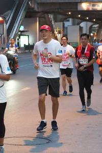 BIB: 4490, 1309, 291
                            <button type="button" onclick="openModal(5917940)" class="btn btn-primary btn-sm float-right btn-popup" data-toggle="modal" data-target=".modal-high-quality">
                        <i class="fas fa-shopping-cart"></i> Add to Cart
                    </button>
                                            <button type="button" onclick="isThisMe(5917940, true)" class="btn btn-success btn-sm float-right btn-popup btn-isme hidden" data-toggle="tooltip" data-placement="bottom" title="นี่คือรูปของคุณใช่ไหม คลิกที่นี่เพื่อเอาเข้าอัลบั้ม">
                        <i class="fas fa-plus"></i> Add to album
                    </button>
                    <button type="button" onclick="isThisMe(5917940, false)" class="btn btn-warning btn-sm float-right btn-popup btn-isnotme hidden">
                        <i class="fas fa-ban"></i> Remove from album
                    </button>