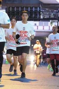 BIB: 2044, 3538, 3034
                            <button type="button" onclick="openModal(5911334)" class="btn btn-primary btn-sm float-right btn-popup" data-toggle="modal" data-target=".modal-high-quality">
                        <i class="fas fa-shopping-cart"></i> Add to Cart
                    </button>
                                            <button type="button" onclick="isThisMe(5911334, true)" class="btn btn-success btn-sm float-right btn-popup btn-isme hidden" data-toggle="tooltip" data-placement="bottom" title="นี่คือรูปของคุณใช่ไหม คลิกที่นี่เพื่อเอาเข้าอัลบั้ม">
                        <i class="fas fa-plus"></i> Add to album
                    </button>
                    <button type="button" onclick="isThisMe(5911334, false)" class="btn btn-warning btn-sm float-right btn-popup btn-isnotme hidden">
                        <i class="fas fa-ban"></i> Remove from album
                    </button>