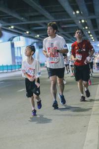 BIB: 746, 3825, 823
                            <button type="button" onclick="openModal(5943845)" class="btn btn-primary btn-sm float-right btn-popup" data-toggle="modal" data-target=".modal-high-quality">
                        <i class="fas fa-shopping-cart"></i> Add to Cart
                    </button>
                                            <button type="button" onclick="isThisMe(5943845, true)" class="btn btn-success btn-sm float-right btn-popup btn-isme hidden" data-toggle="tooltip" data-placement="bottom" title="นี่คือรูปของคุณใช่ไหม คลิกที่นี่เพื่อเอาเข้าอัลบั้ม">
                        <i class="fas fa-plus"></i> Add to album
                    </button>
                    <button type="button" onclick="isThisMe(5943845, false)" class="btn btn-warning btn-sm float-right btn-popup btn-isnotme hidden">
                        <i class="fas fa-ban"></i> Remove from album
                    </button>