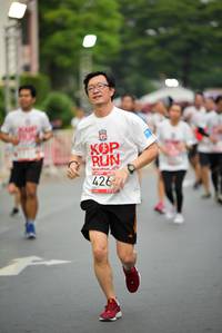 BIB: 426, 201
                            <button type="button" onclick="openModal(6000388)" class="btn btn-primary btn-sm float-right btn-popup" data-toggle="modal" data-target=".modal-high-quality">
                        <i class="fas fa-shopping-cart"></i> Add to Cart
                    </button>
                                            <button type="button" onclick="isThisMe(6000388, true)" class="btn btn-success btn-sm float-right btn-popup btn-isme hidden" data-toggle="tooltip" data-placement="bottom" title="นี่คือรูปของคุณใช่ไหม คลิกที่นี่เพื่อเอาเข้าอัลบั้ม">
                        <i class="fas fa-plus"></i> Add to album
                    </button>
                    <button type="button" onclick="isThisMe(6000388, false)" class="btn btn-warning btn-sm float-right btn-popup btn-isnotme hidden">
                        <i class="fas fa-ban"></i> Remove from album
                    </button>