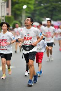 BIB: 3864, 4329, 090
                            <button type="button" onclick="openModal(6005311)" class="btn btn-primary btn-sm float-right btn-popup" data-toggle="modal" data-target=".modal-high-quality">
                        <i class="fas fa-shopping-cart"></i> Add to Cart
                    </button>
                                            <button type="button" onclick="isThisMe(6005311, true)" class="btn btn-success btn-sm float-right btn-popup btn-isme hidden" data-toggle="tooltip" data-placement="bottom" title="นี่คือรูปของคุณใช่ไหม คลิกที่นี่เพื่อเอาเข้าอัลบั้ม">
                        <i class="fas fa-plus"></i> Add to album
                    </button>
                    <button type="button" onclick="isThisMe(6005311, false)" class="btn btn-warning btn-sm float-right btn-popup btn-isnotme hidden">
                        <i class="fas fa-ban"></i> Remove from album
                    </button>