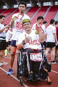 BIB: 019, 5154
                            <button type="button" onclick="openModal(6090209)" class="btn btn-primary btn-sm float-right btn-popup" data-toggle="modal" data-target=".modal-high-quality">
                        <i class="fas fa-shopping-cart"></i> Add to Cart
                    </button>
                                            <button type="button" onclick="isThisMe(6090209, true)" class="btn btn-success btn-sm float-right btn-popup btn-isme hidden" data-toggle="tooltip" data-placement="bottom" title="นี่คือรูปของคุณใช่ไหม คลิกที่นี่เพื่อเอาเข้าอัลบั้ม">
                        <i class="fas fa-plus"></i> Add to album
                    </button>
                    <button type="button" onclick="isThisMe(6090209, false)" class="btn btn-warning btn-sm float-right btn-popup btn-isnotme hidden">
                        <i class="fas fa-ban"></i> Remove from album
                    </button>