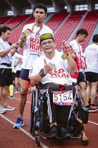 BIB: 019, 5154
                            <button type="button" onclick="openModal(6090207)" class="btn btn-primary btn-sm float-right btn-popup" data-toggle="modal" data-target=".modal-high-quality">
                        <i class="fas fa-shopping-cart"></i> Add to Cart
                    </button>
                                            <button type="button" onclick="isThisMe(6090207, true)" class="btn btn-success btn-sm float-right btn-popup btn-isme hidden" data-toggle="tooltip" data-placement="bottom" title="นี่คือรูปของคุณใช่ไหม คลิกที่นี่เพื่อเอาเข้าอัลบั้ม">
                        <i class="fas fa-plus"></i> Add to album
                    </button>
                    <button type="button" onclick="isThisMe(6090207, false)" class="btn btn-warning btn-sm float-right btn-popup btn-isnotme hidden">
                        <i class="fas fa-ban"></i> Remove from album
                    </button>