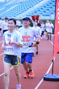 BIB: 042, 1375
                            <button type="button" onclick="openModal(5947464)" class="btn btn-primary btn-sm float-right btn-popup" data-toggle="modal" data-target=".modal-high-quality">
                        <i class="fas fa-shopping-cart"></i> Add to Cart
                    </button>
                                            <button type="button" onclick="isThisMe(5947464, true)" class="btn btn-success btn-sm float-right btn-popup btn-isme hidden" data-toggle="tooltip" data-placement="bottom" title="นี่คือรูปของคุณใช่ไหม คลิกที่นี่เพื่อเอาเข้าอัลบั้ม">
                        <i class="fas fa-plus"></i> Add to album
                    </button>
                    <button type="button" onclick="isThisMe(5947464, false)" class="btn btn-warning btn-sm float-right btn-popup btn-isnotme hidden">
                        <i class="fas fa-ban"></i> Remove from album
                    </button>