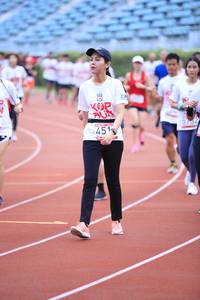 BIB: 451
                            <button type="button" onclick="openModal(5972980)" class="btn btn-primary btn-sm float-right btn-popup" data-toggle="modal" data-target=".modal-high-quality">
                        <i class="fas fa-shopping-cart"></i> Add to Cart
                    </button>
                                            <button type="button" onclick="isThisMe(5972980, true)" class="btn btn-success btn-sm float-right btn-popup btn-isme hidden" data-toggle="tooltip" data-placement="bottom" title="นี่คือรูปของคุณใช่ไหม คลิกที่นี่เพื่อเอาเข้าอัลบั้ม">
                        <i class="fas fa-plus"></i> Add to album
                    </button>
                    <button type="button" onclick="isThisMe(5972980, false)" class="btn btn-warning btn-sm float-right btn-popup btn-isnotme hidden">
                        <i class="fas fa-ban"></i> Remove from album
                    </button>