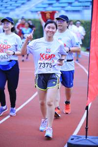 BIB: 7375, 043
                            <button type="button" onclick="openModal(5947462)" class="btn btn-primary btn-sm float-right btn-popup" data-toggle="modal" data-target=".modal-high-quality">
                        <i class="fas fa-shopping-cart"></i> Add to Cart
                    </button>
                                            <button type="button" onclick="isThisMe(5947462, true)" class="btn btn-success btn-sm float-right btn-popup btn-isme hidden" data-toggle="tooltip" data-placement="bottom" title="นี่คือรูปของคุณใช่ไหม คลิกที่นี่เพื่อเอาเข้าอัลบั้ม">
                        <i class="fas fa-plus"></i> Add to album
                    </button>
                    <button type="button" onclick="isThisMe(5947462, false)" class="btn btn-warning btn-sm float-right btn-popup btn-isnotme hidden">
                        <i class="fas fa-ban"></i> Remove from album
                    </button>